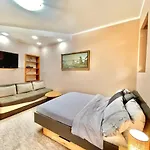 Heart Of The Stunning View,balcony Free Wi-fi Апартаменти *